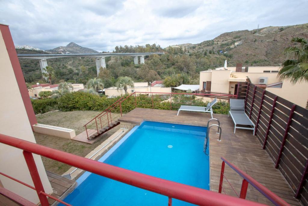 Private Pool Luxurious Villa With Mountain Views إِستيبونا المظهر الخارجي الصورة